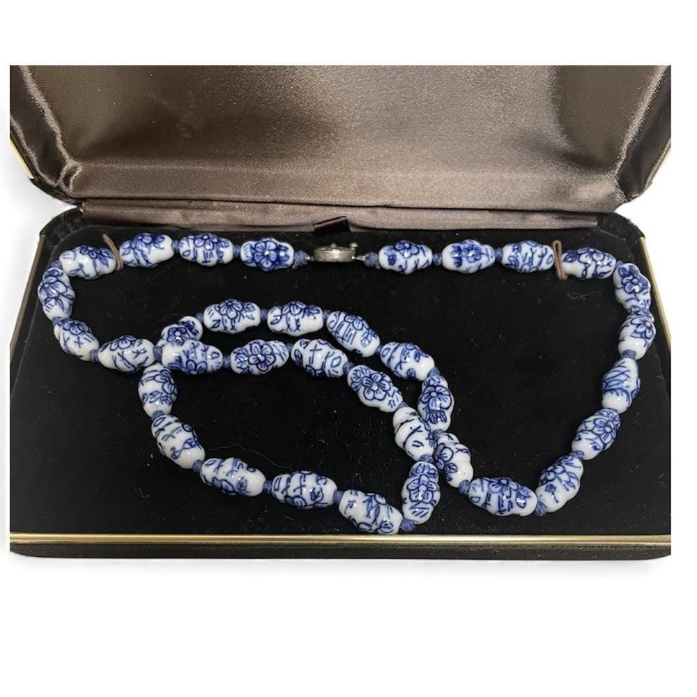 Vtg. Chinese Export Porcelain Beaded Necklace Silk Knotted Blue & White Floral